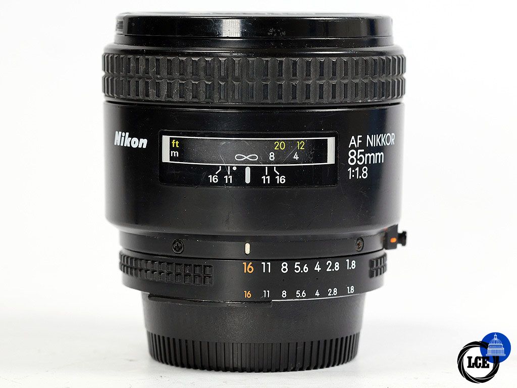 Nikon AF 85mm f/1.8 D