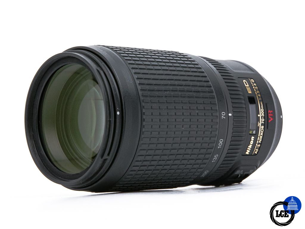 Nikon AF-S 70-300mm f4.5-5.6 G ED VR Nikon AF-S 70-300mm f4.5-5.6 G ED VR