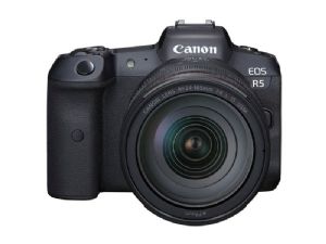 Canon EOS R5 with 24-105mm F4L IS USM Lens Canon EOS R5 with 24-105mm F4L IS USM Lens