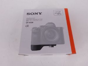 Sony ALPHA 6600 + Sony Distagon T* FE 35mm f/1.4 ZA + SanDisk 128GB