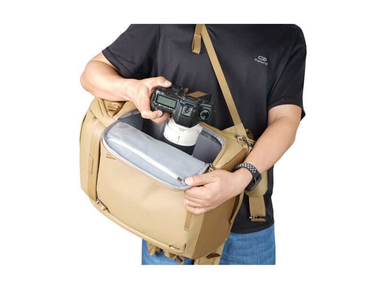 Vanguard VEO Metro B25L : 25 Litre Camera Backpack - Beige