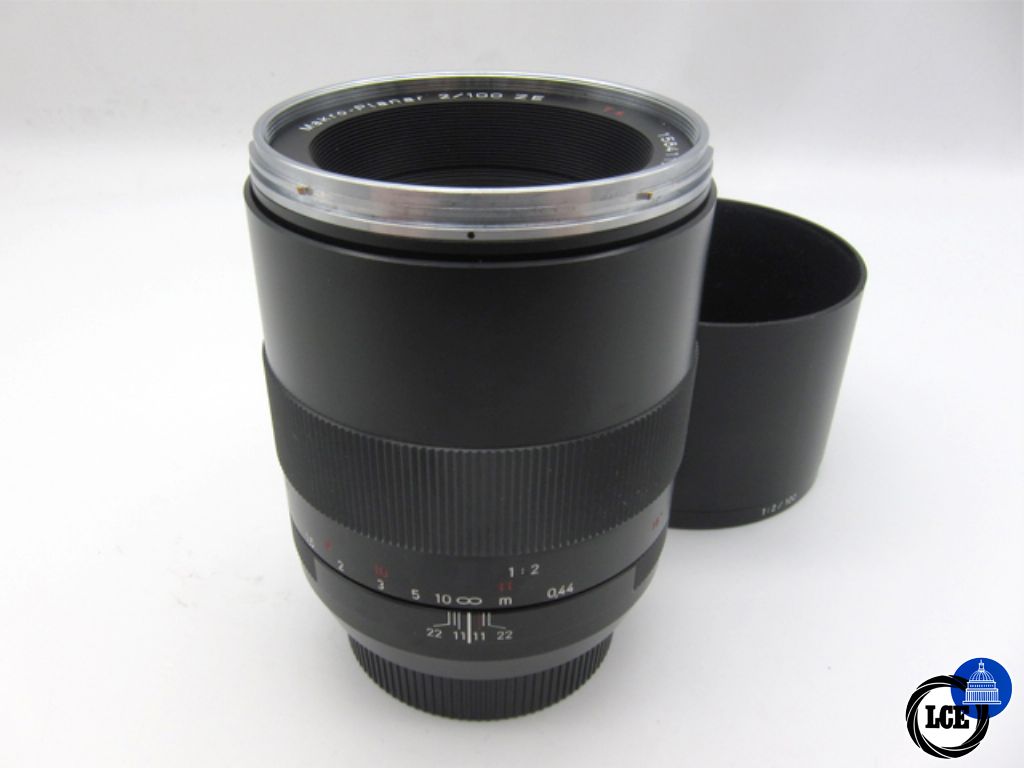 Zeiss 100mm f/2 ZE T* Makro-Planar Canon EF fit, manual focus (inc box & hood)