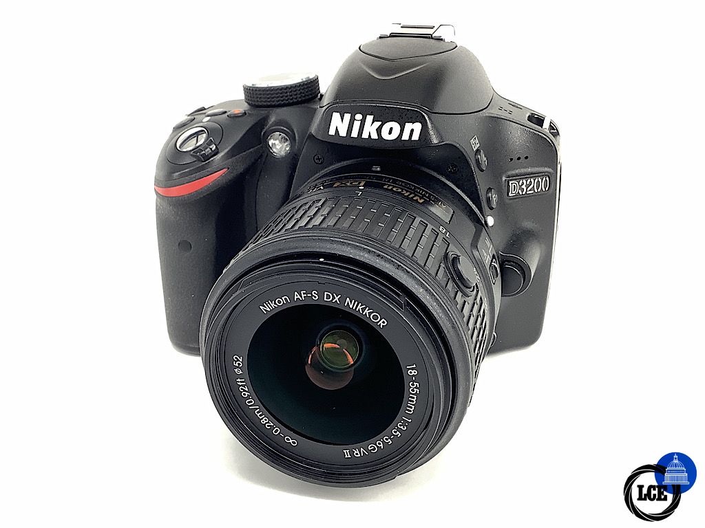 Nikon D3200 + 18-55mm AF-S F3.5-5.6 G II