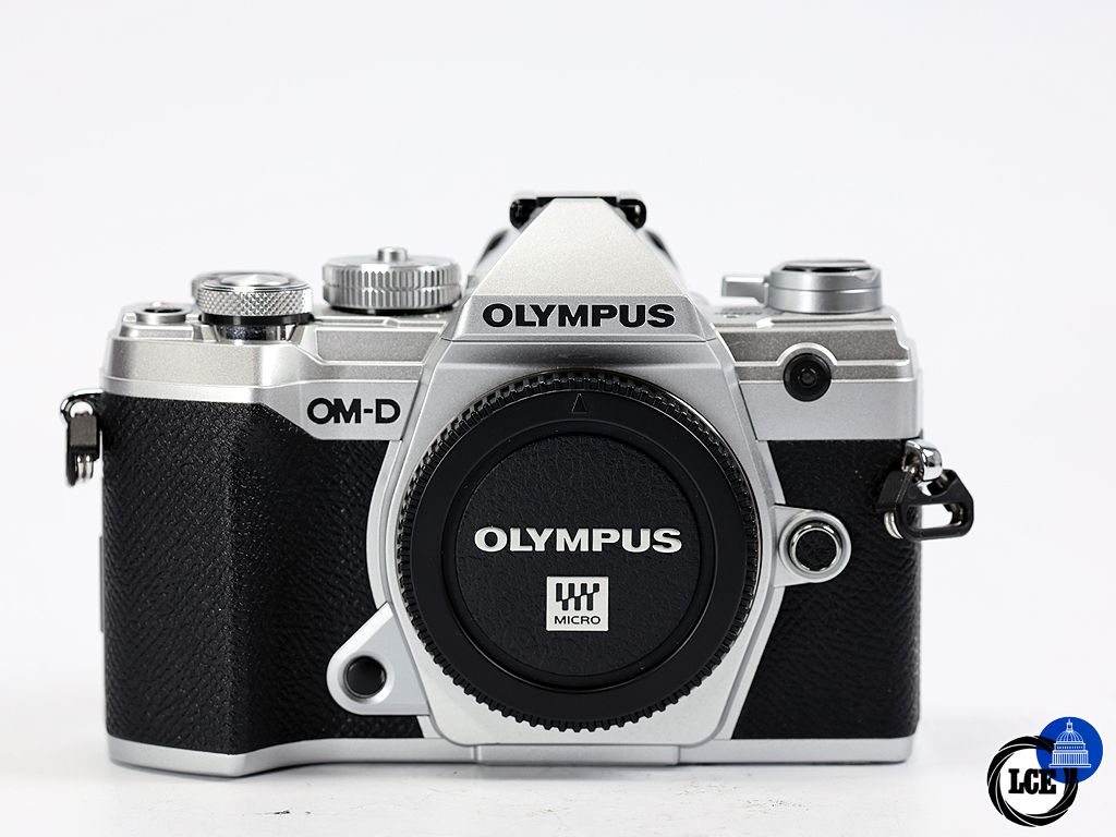 Olympus E-M5 III BODY *BOXED*