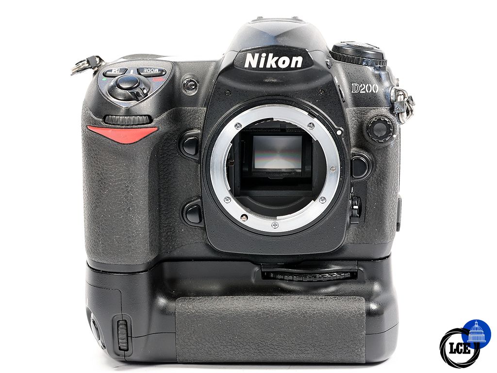 Nikon D200 Body + MB-D200