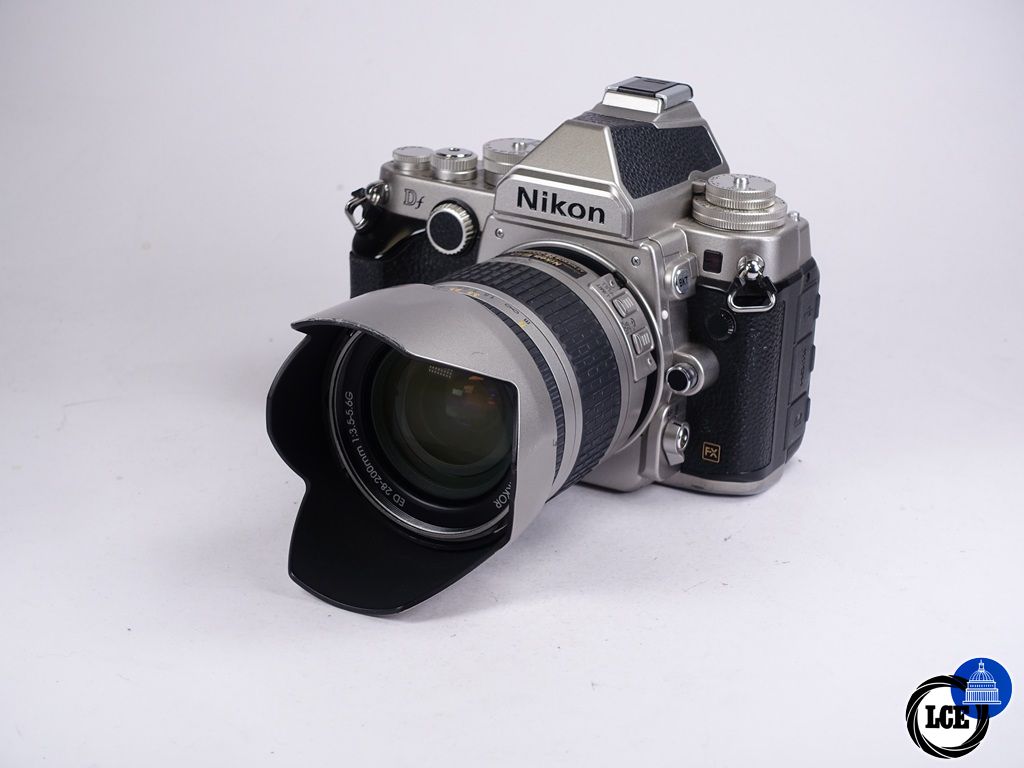 Nikon DF + 28-200mm ED F3.5-5.6 G Silver