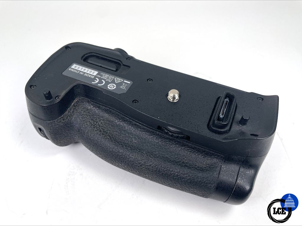 Nikon MB-D17 Battery Grip Nikon MB-D17 Battery Grip