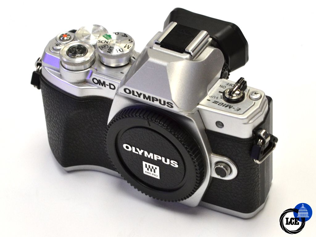 Olympus OM-D E-M10 III