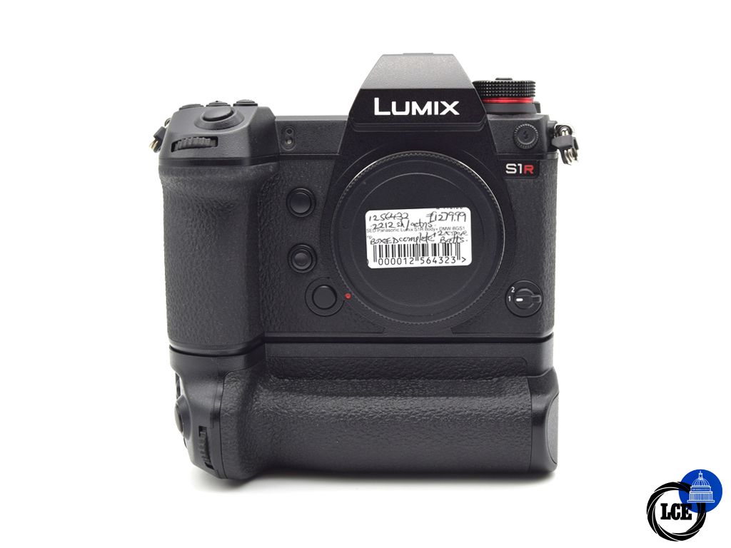 Panasonic Lumix S1R Body + DMW-BGS1 (2212 Shutter Actuations)