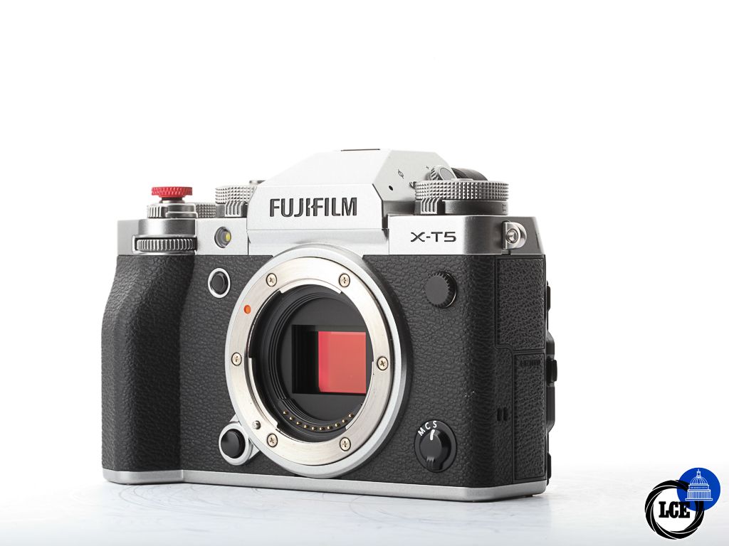 FujiFilm X-T5 Silver Body | 10113617 FujiFilm X-T5 Silver Body | 10113617