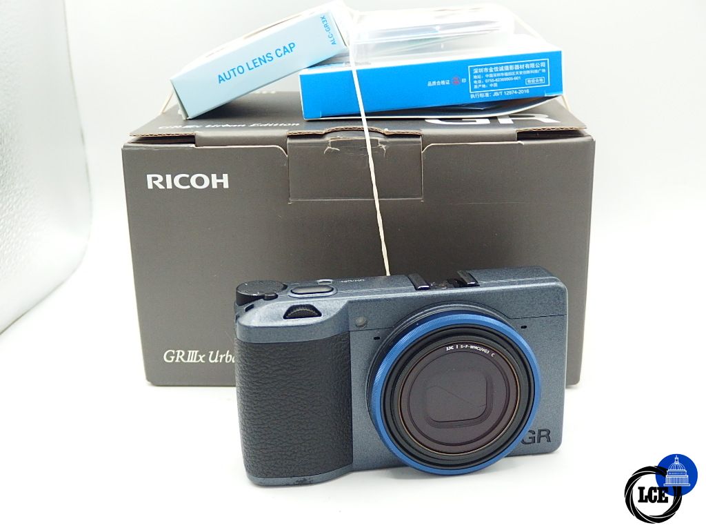 Ricoh GRIIIx Urban Edition boxed