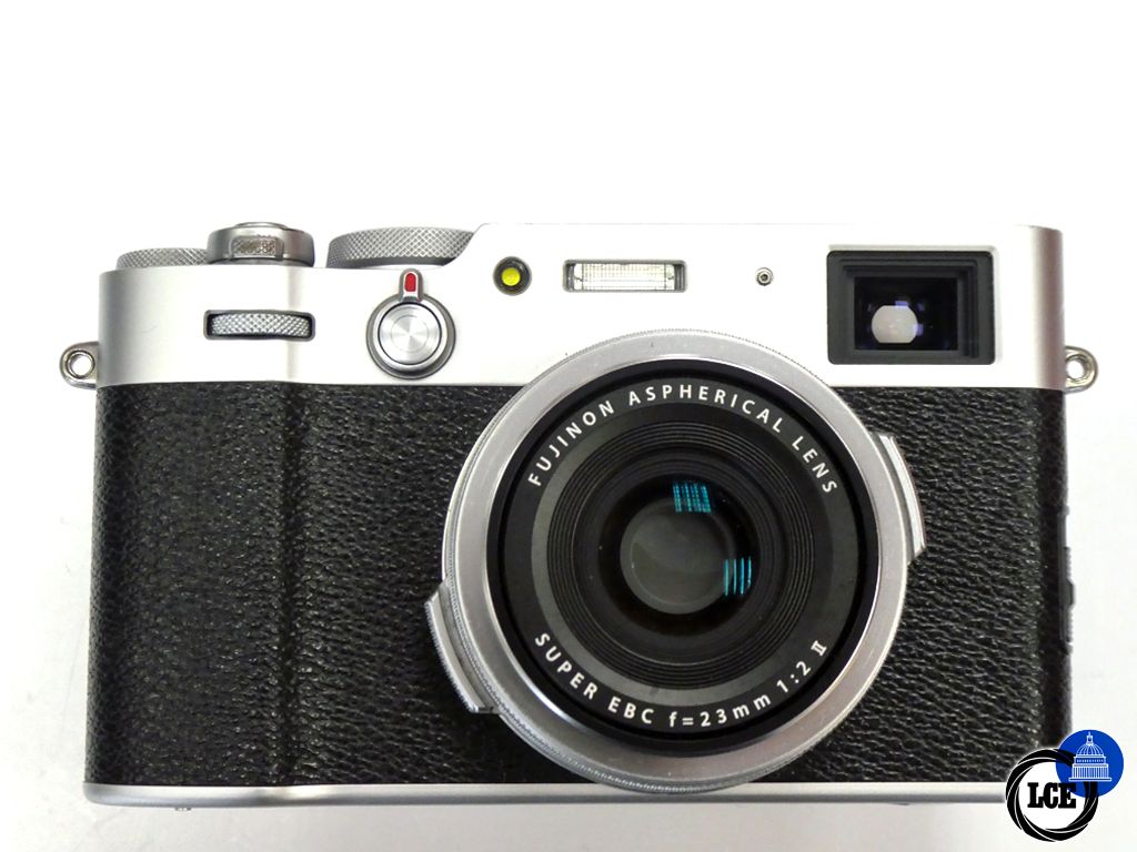 FujiFilm X100 V silver