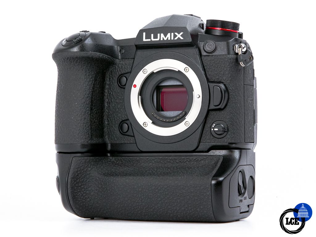 Panasonic Lumix G9 + DMW-BGG9 **10k Shutter Count**