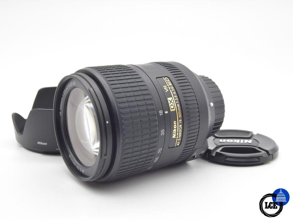 Nikon AF-S 18-300mm f/3.5-6.3G ED VR DX Nikon AF-S 18-300mm f/3.5-6.3G ED VR DX