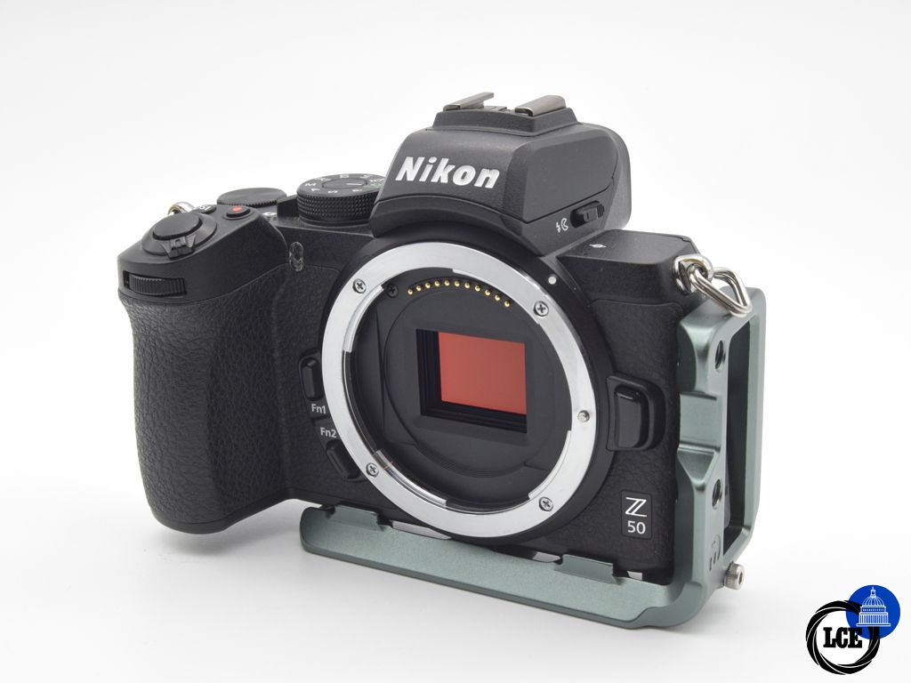 Nikon Z 50 Body + 3 Legged Thing L Bracket Nikon Z 50 Body + 3 Legged Thing L Bracket