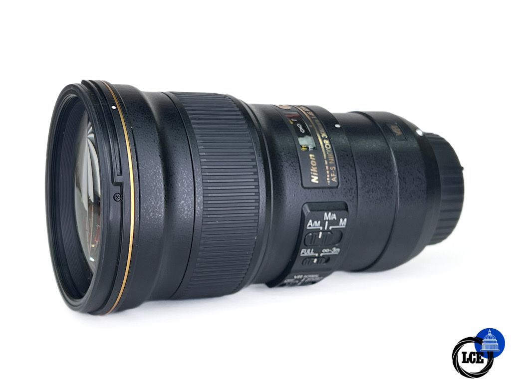 Nikon AF-S 300mm F4E PF ED VR
