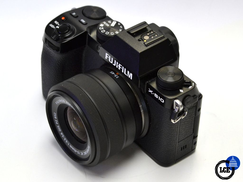 FujiFilm X-S10 + 15-45mm F3.5-5.6 OIS PZ FujiFilm X-S10 + 15-45mm F3.5-5.6 OIS PZ