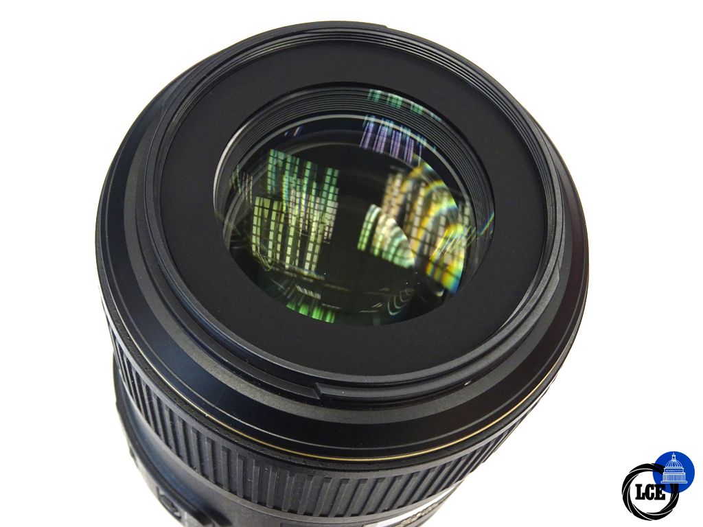 Nikon AF-S 105mm Micro f 2.8G ED VR