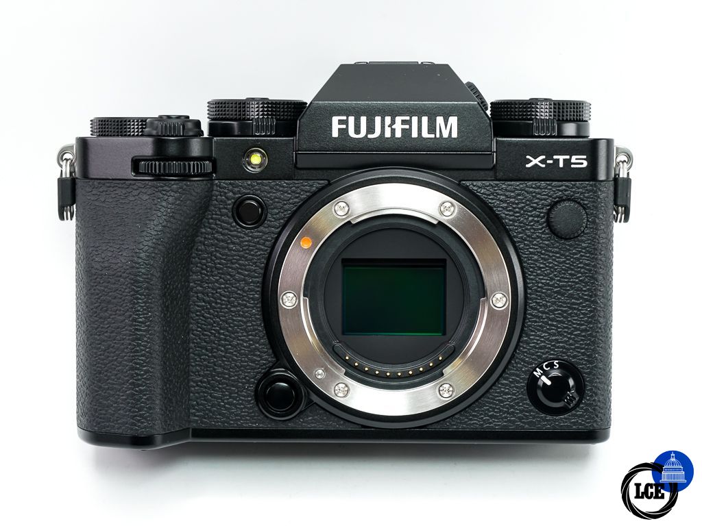 FujiFilm X-T5 Body * BOXED * FujiFilm X-T5 Body * BOXED *