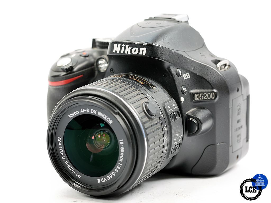 Nikon D5200 + 18-55mm f/3.5-5.6 G VR II