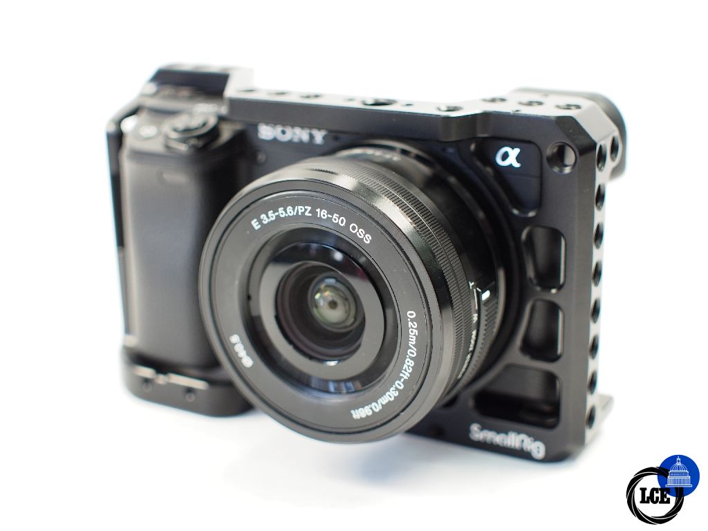 Sony A6400 + 16-50mm with smallrig cage Sony A6400 + 16-50mm with smallrig cage