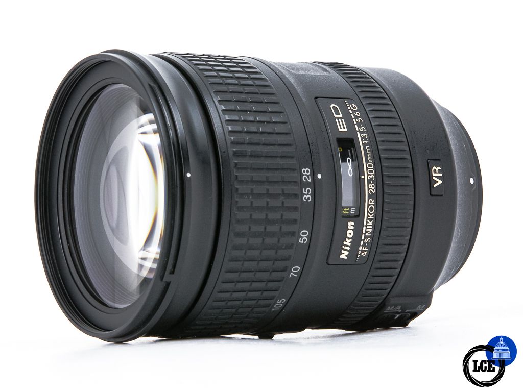 Nikon AF-S 28-300mm f3.5-5.6 G ED VR Nikon AF-S 28-300mm f3.5-5.6 G ED VR