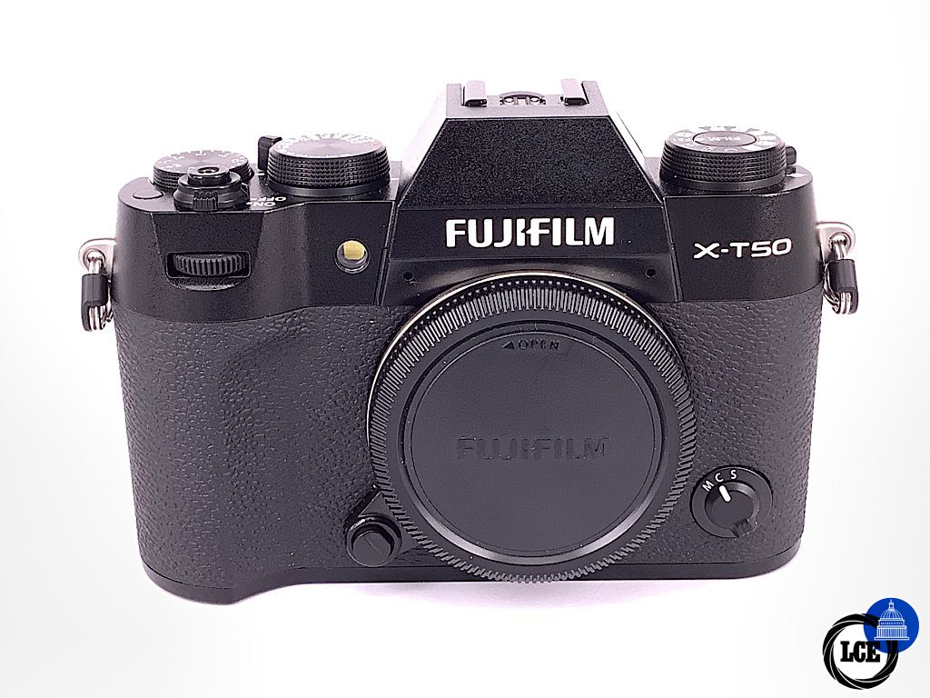 FujiFilm X-T50 body black (only 290 shutter count) FujiFilm X-T50 body black (only 290 shutter count)