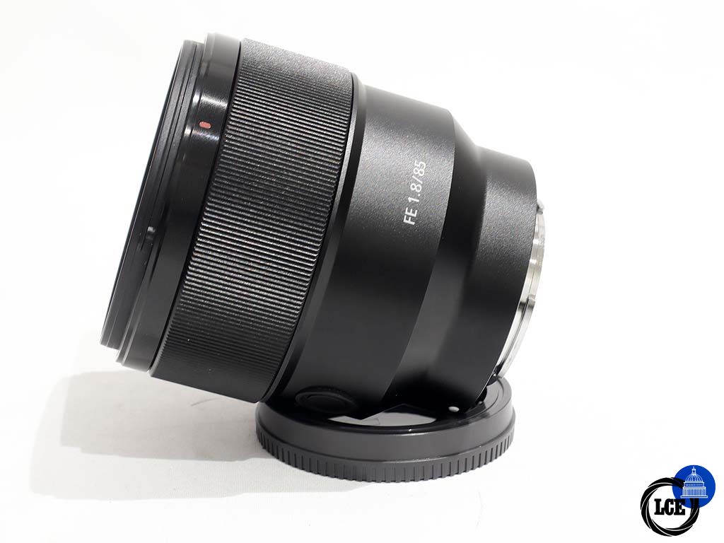 Nikon FE 85mm f1.8 Nikon FE 85mm f1.8