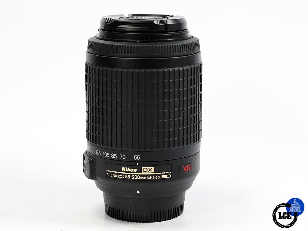 Nikon AF-S 55-200mm f/4-5.6 G ED VR *BOXED* Nikon AF-S 55-200mm f/4-5.6 G ED VR *BOXED*