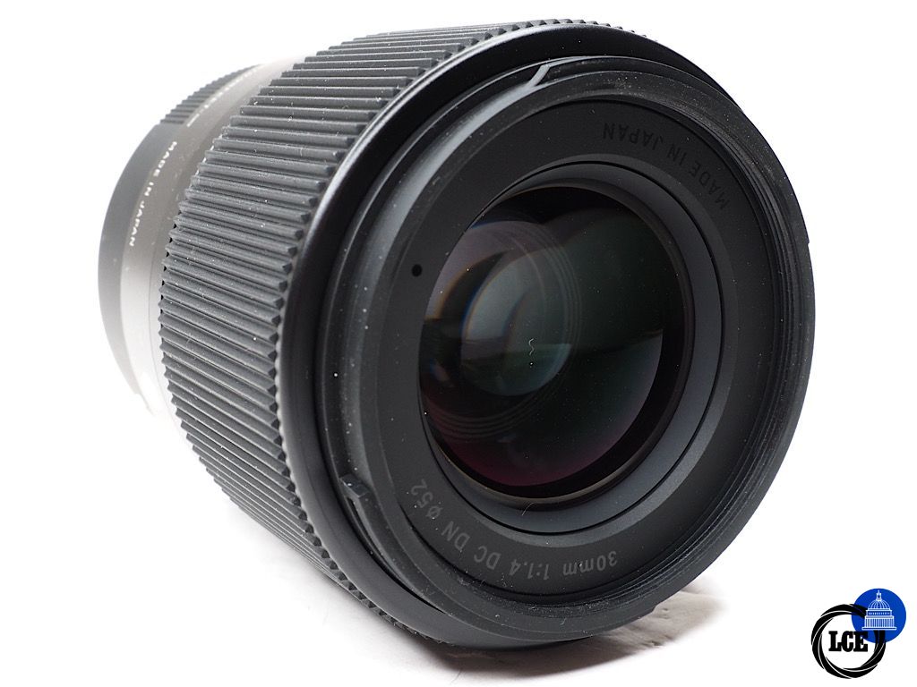 Sigma EF-M 30mm F4 DC DN