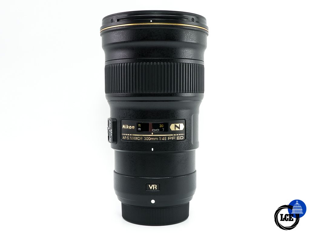 Nikon AF-S 300mm F4E PF ED VR N * BOXED * Nikon AF-S 300mm F4E PF ED VR N * BOXED *