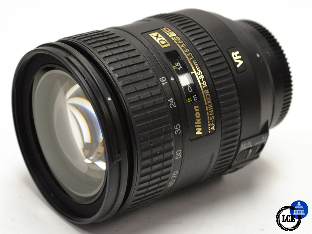 Nikon AF-S 16-85mm F3.5-5.6G ED VR DX Nikon AF-S 16-85mm F3.5-5.6G ED VR DX