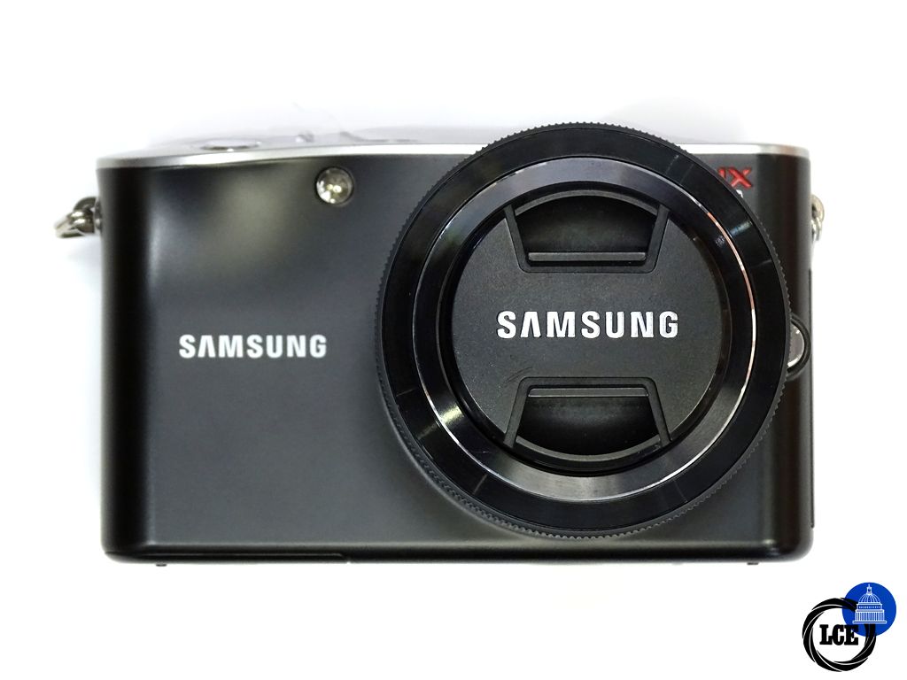 Samsung NX100 20-50mm + Flash