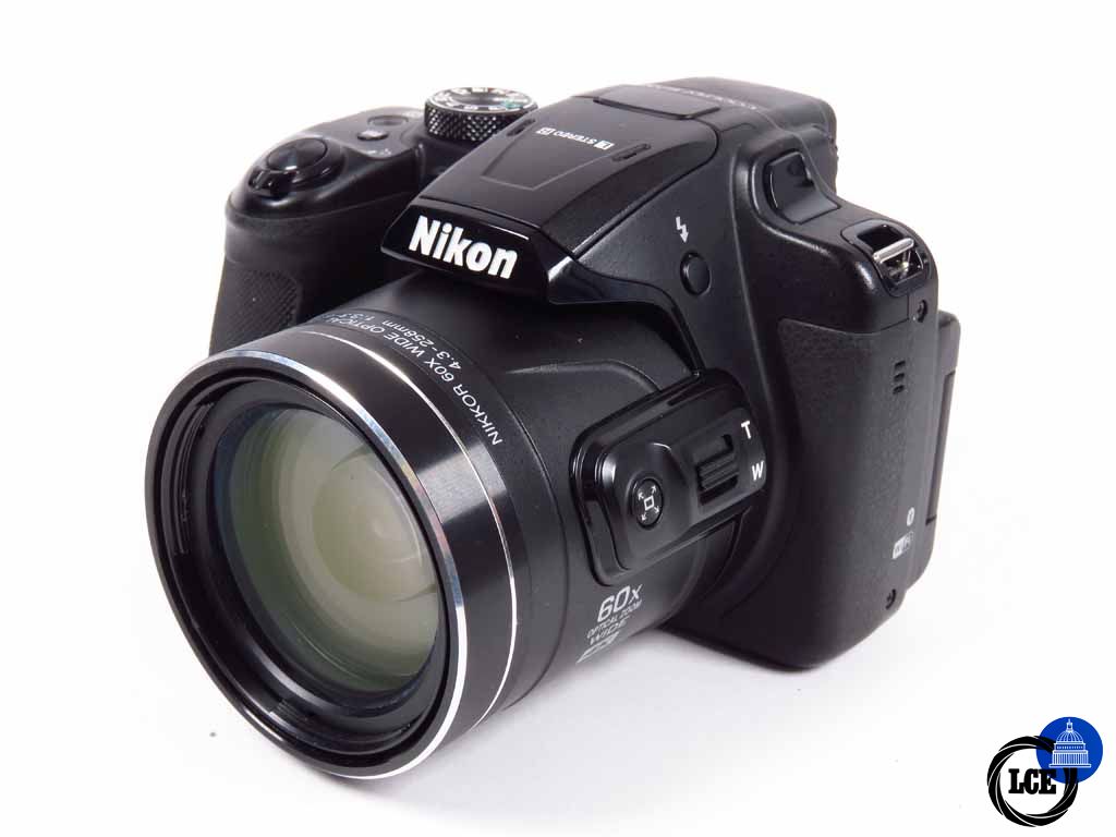 Nikon Coolpix B700