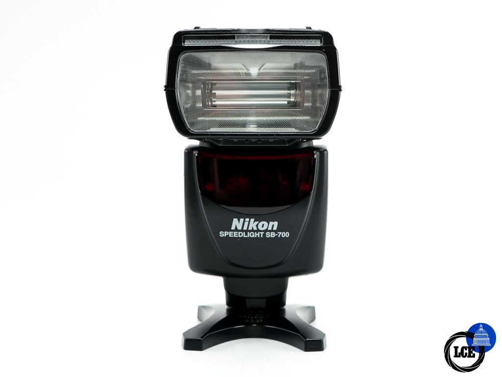 Nikon SB-700 SPEEDLIGHT * BOXED *