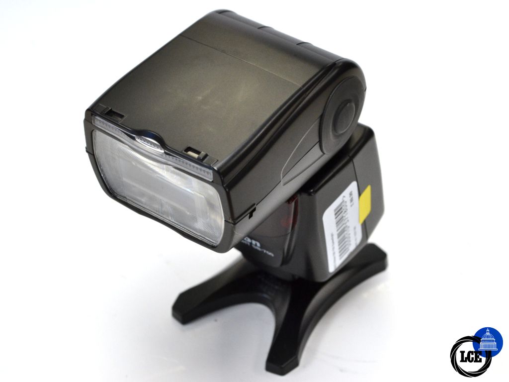 Nikon SB-700 Speedlight