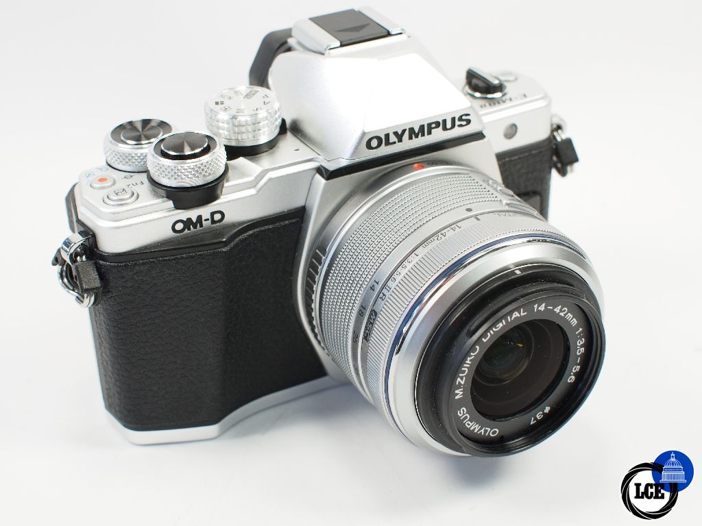 Olympus EM10 ii + 14-42mm F3.5-5.6 ii R