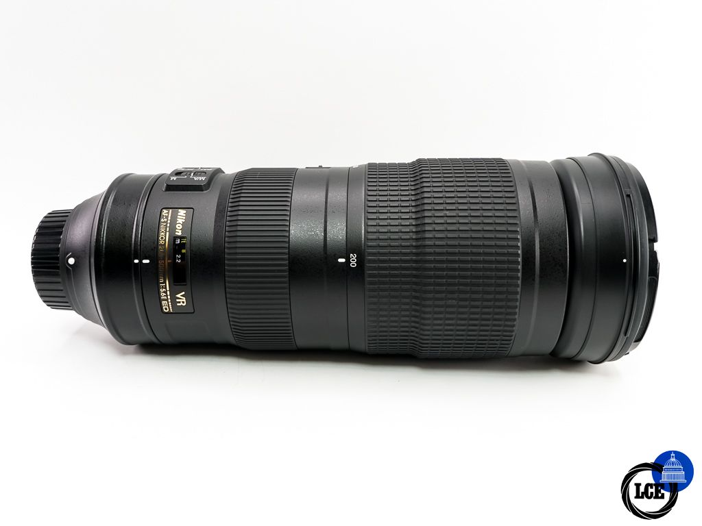 Nikon AF-S 200-500mm F5.6E ED VR Nikon AF-S 200-500mm F5.6E ED VR