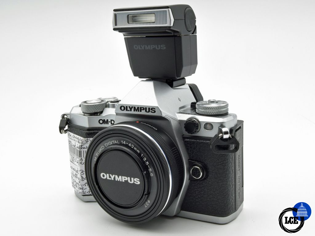 Olympus OM-D E-M5 MK II Silver Body (11,890 Shutter Actuations) Olympus OM-D E-M5 MK II Silver Body (11,890 Shutter Actuations)