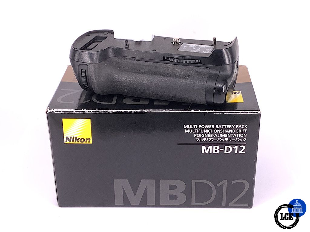 Nikon MB-D12 vertical power battery grip for D800 &. D810