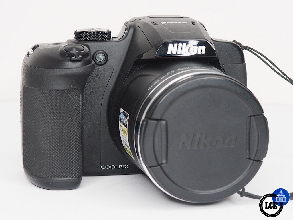 Nikon Coolpix B700