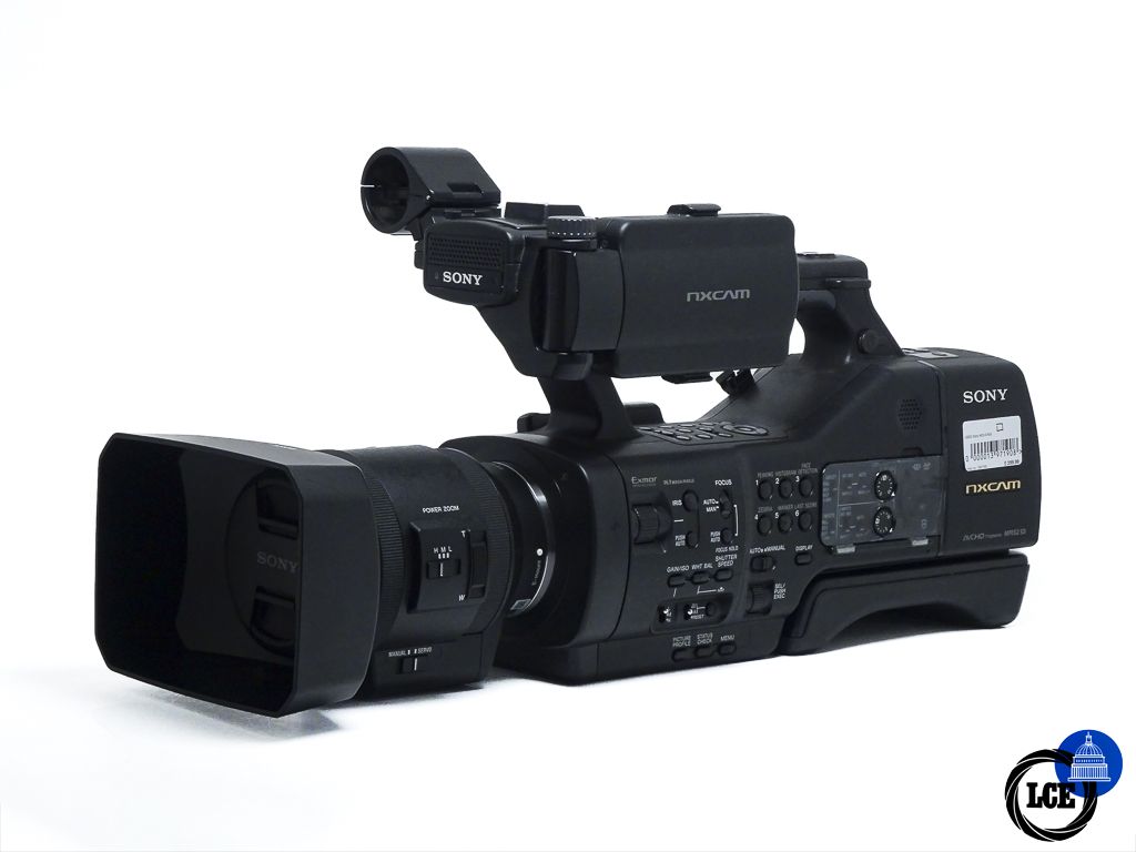 Sony NEX-EA50 + 18-200mm f/3.5-6.3 PZ