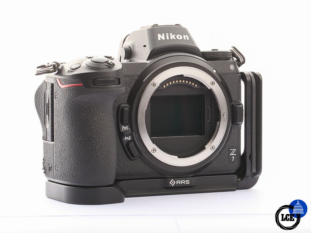 Nikon Z 7 Body + L-Bracket [4*] | 10114415