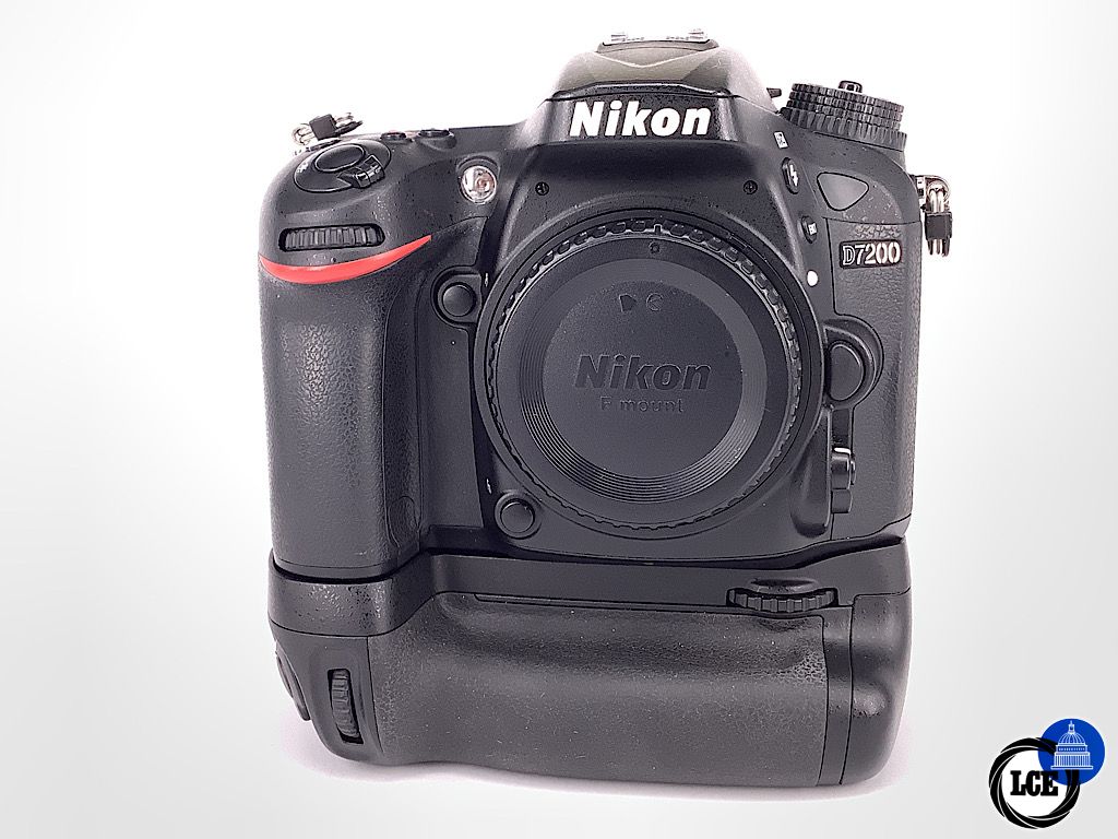 Nikon D7200 + MBD15 grip. Only 3.7k shutter count Nikon D7200 + MBD15 grip. Only 3.7k shutter count
