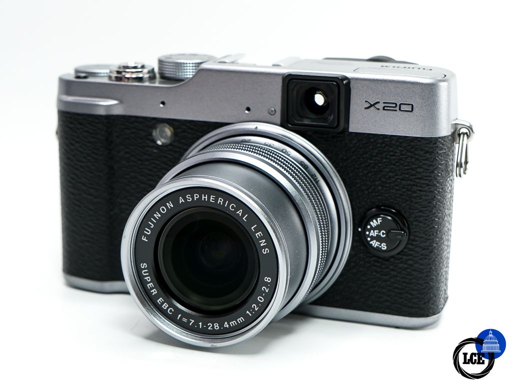FujiFilm X20 Silver * BOXED *