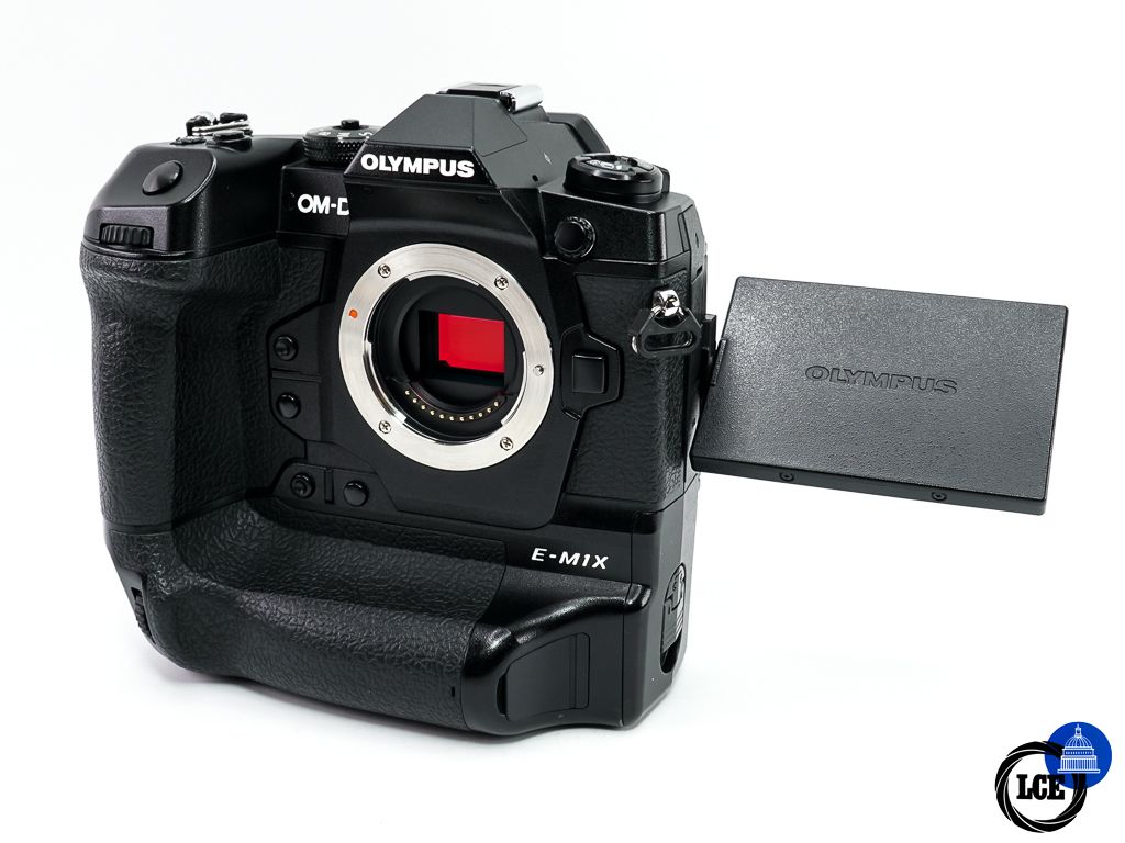 Olympus OM-D E-M1x Body * BOXED *