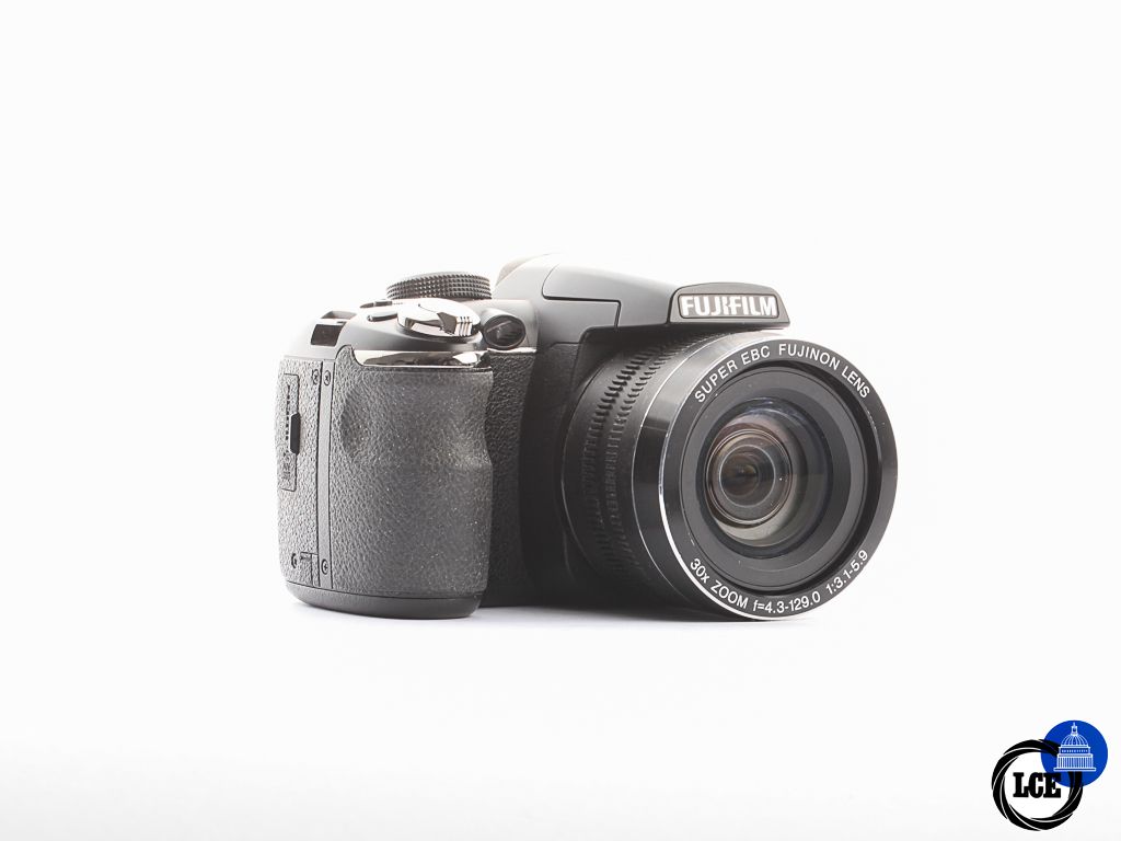 FujiFilm Finepix S4500 [4*] | 10114656