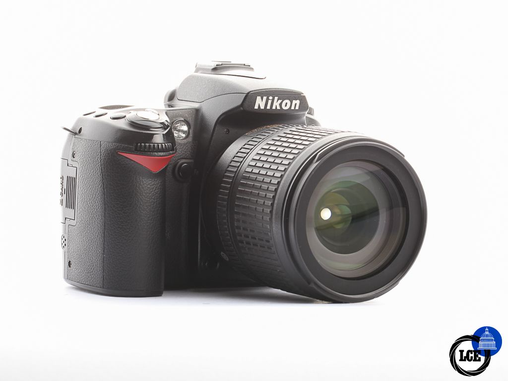 Nikon D90 + 18-105mm f/3.5-5.6G ED DX VR [3*] | 10114655