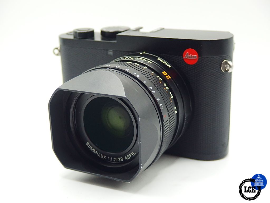 Leica Q2 Boxed (marked screen)
