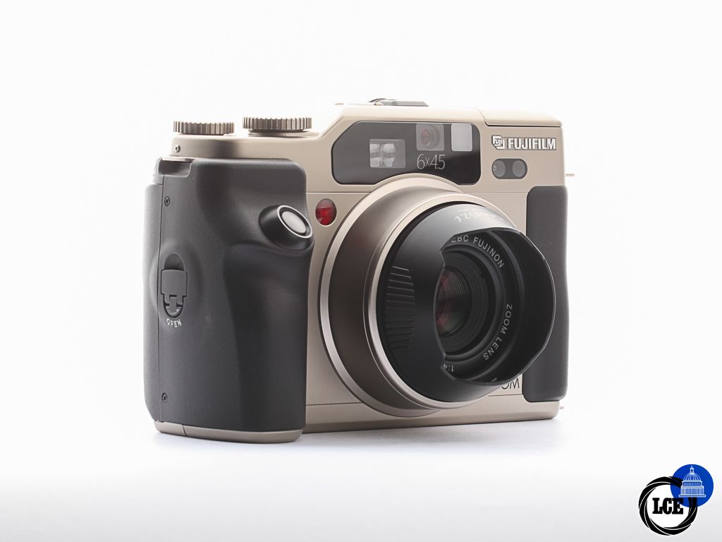 FujiFilm GA645 Zi Professional [4*] | 10114739